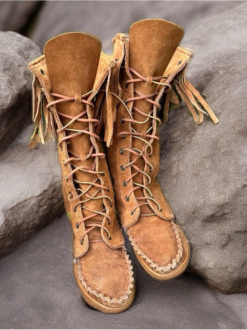 Minnetonka Chestnut Suede Fringe Lace-Up Moccasin Boots